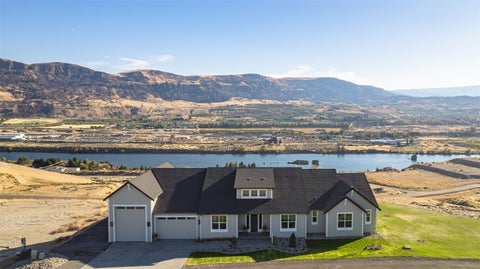 Photo of 114 S Valiant Drive, East Wenatchee, WA 98802 (MLS # 2598008)