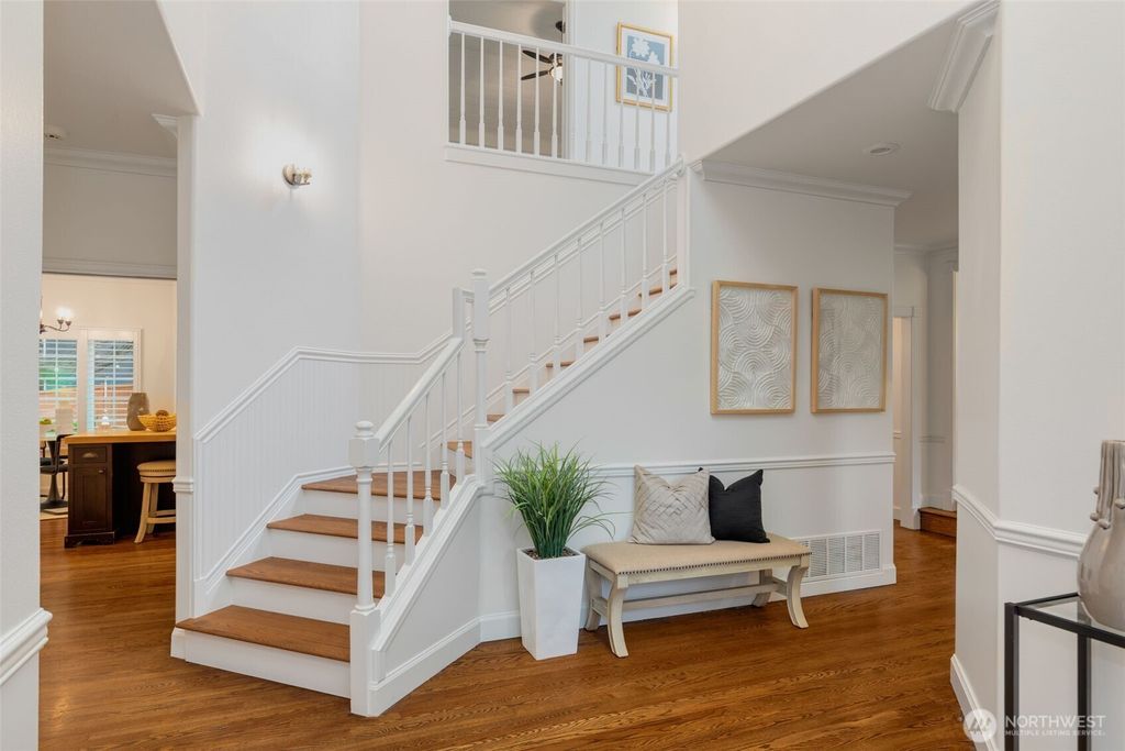 Photo of 23837 SE 45th Street St, Sammamish, WA 98029 (MLS # 2498629)