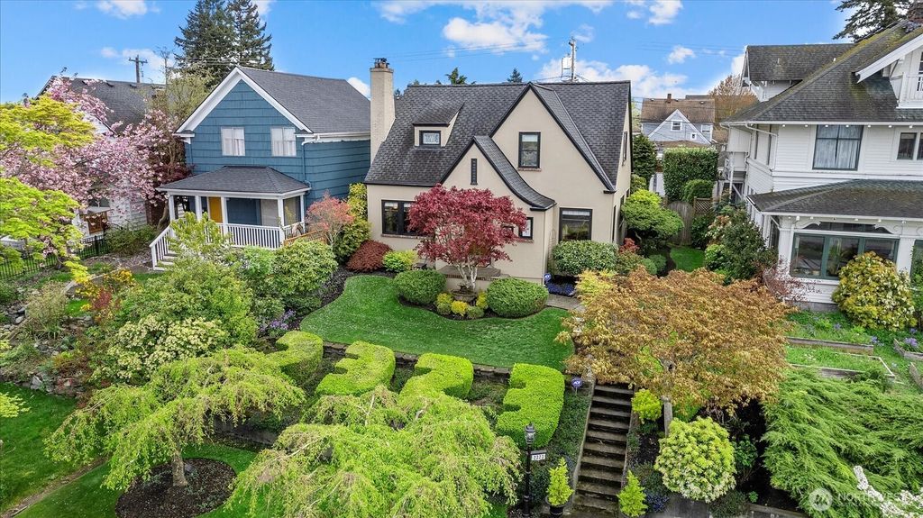 Photo of 2323 Rucker Avenue, Everett, WA 98201 (MLS # 2363105)