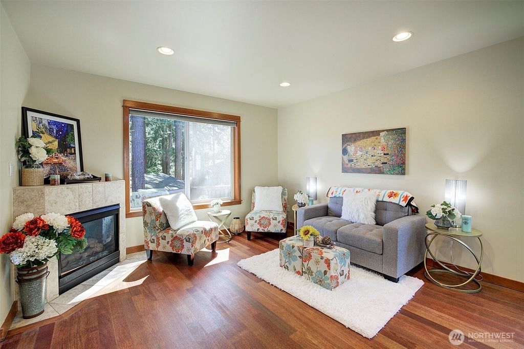 Photo of 2509 NE 125th Street, Seattle, WA 98125 (MLS # 2388881)
