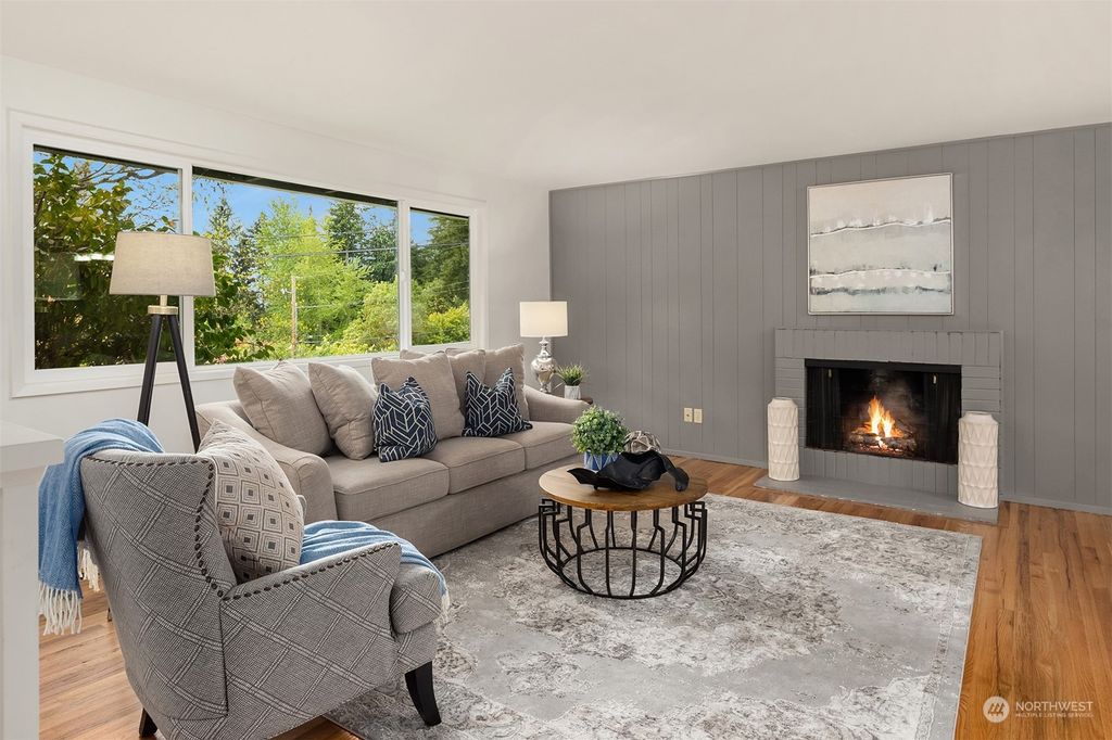 Photo of 3706 135th Avenue SE, Bellevue, WA 98006 (MLS # 2064459)