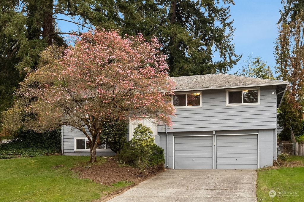 Photo of 3706 135th Avenue SE, Bellevue, WA 98006 (MLS # 2064459)