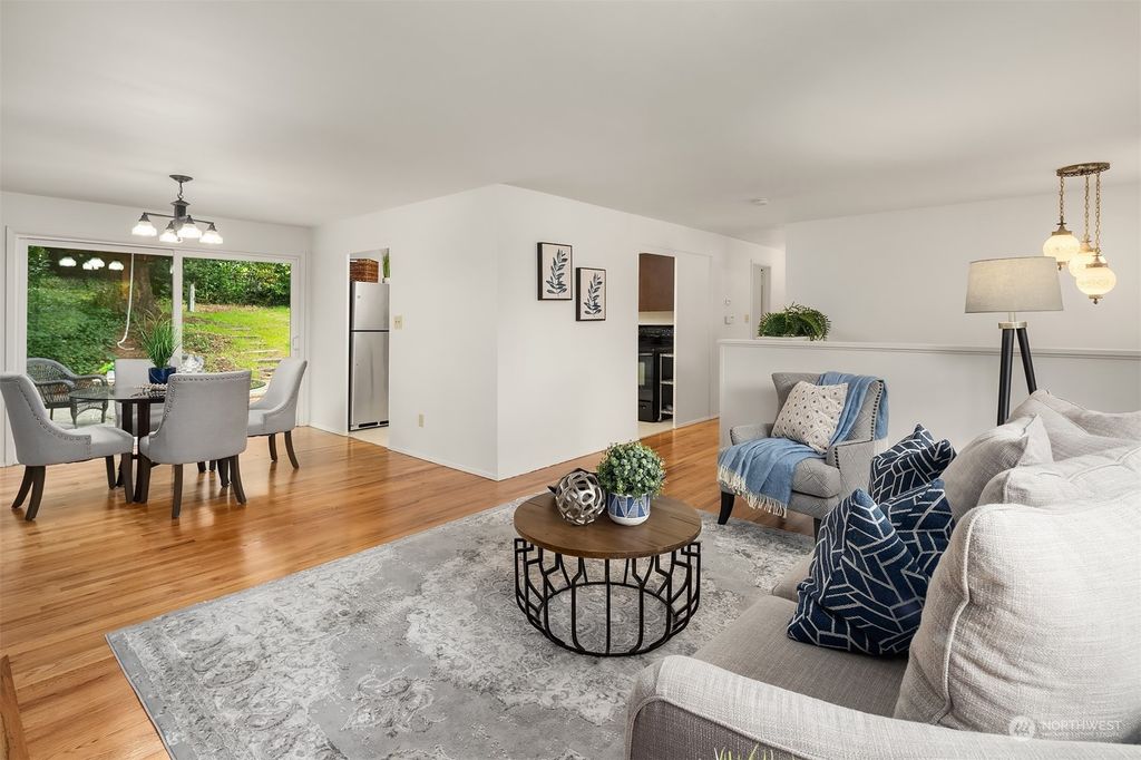 Photo of 3706 135th Avenue SE, Bellevue, WA 98006 (MLS # 2064459)