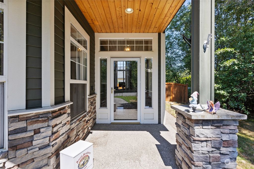 Photo of 2023 145th Street SW, Lynnwood, WA 98087 (MLS # 2140979)