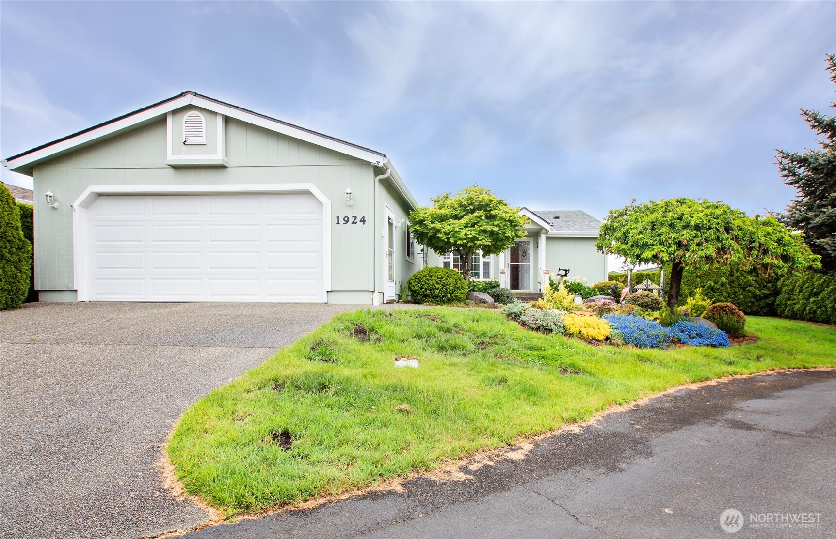 1924 Sorrel Lane SE