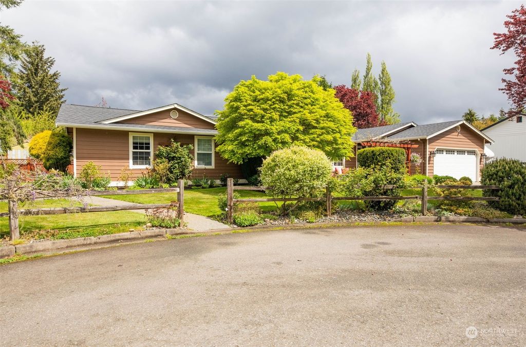 Photo of 13007 14th Place NE, Lake Stevens, WA 98258 (MLS # 2233690)