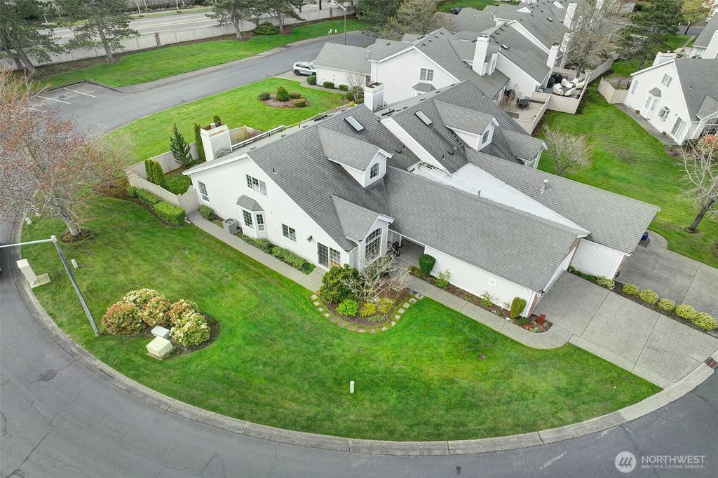Photo of 14127 SE 238th Lane, Kent, WA 98042 (MLS # 2356100)