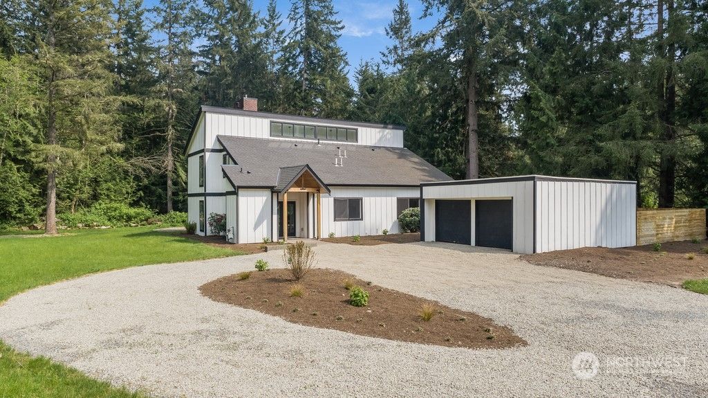 Photo of 7610 220th Avenue NE, Redmond, WA 98053 (MLS # 2069534)