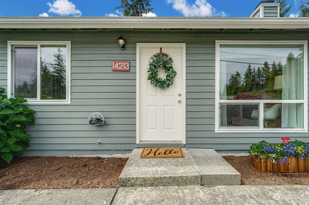 Photo of 14213 SE 141st Street, Renton, WA 98059 (MLS # 2132326)