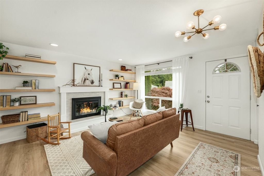 Photo of 14213 SE 141st Street, Renton, WA 98059 (MLS # 2132326)