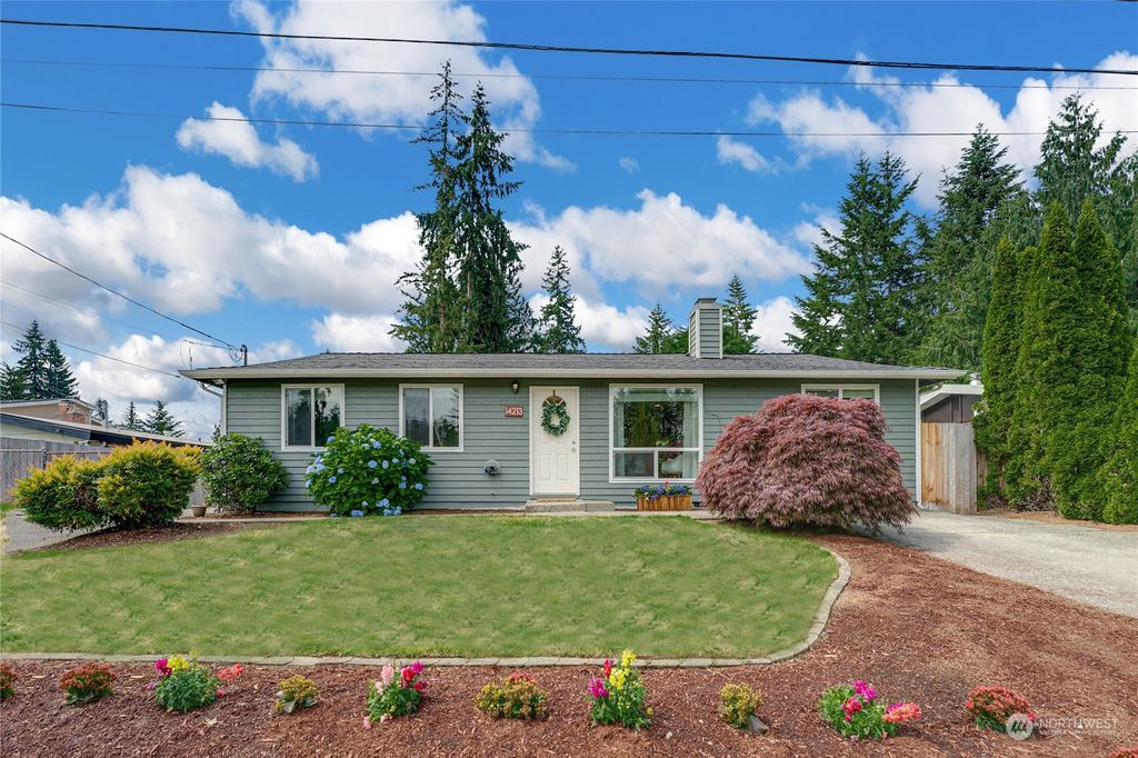 Photo of 14213 SE 141st Street, Renton, WA 98059 (MLS # 2132326)