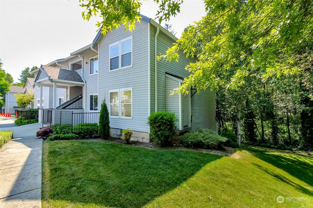 Photo of 33020 10th Avenue SW #D204, Federal Way, WA 98023 (MLS # 2071323)