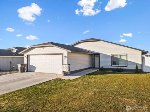 Photo of 815 E Mt Adams Street, Othello, WA 99344 (MLS # 2454979)