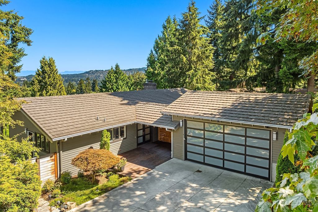 Photo of 9336 Mercerwood Drive, Mercer Island, WA 98040 (MLS # 2286414)