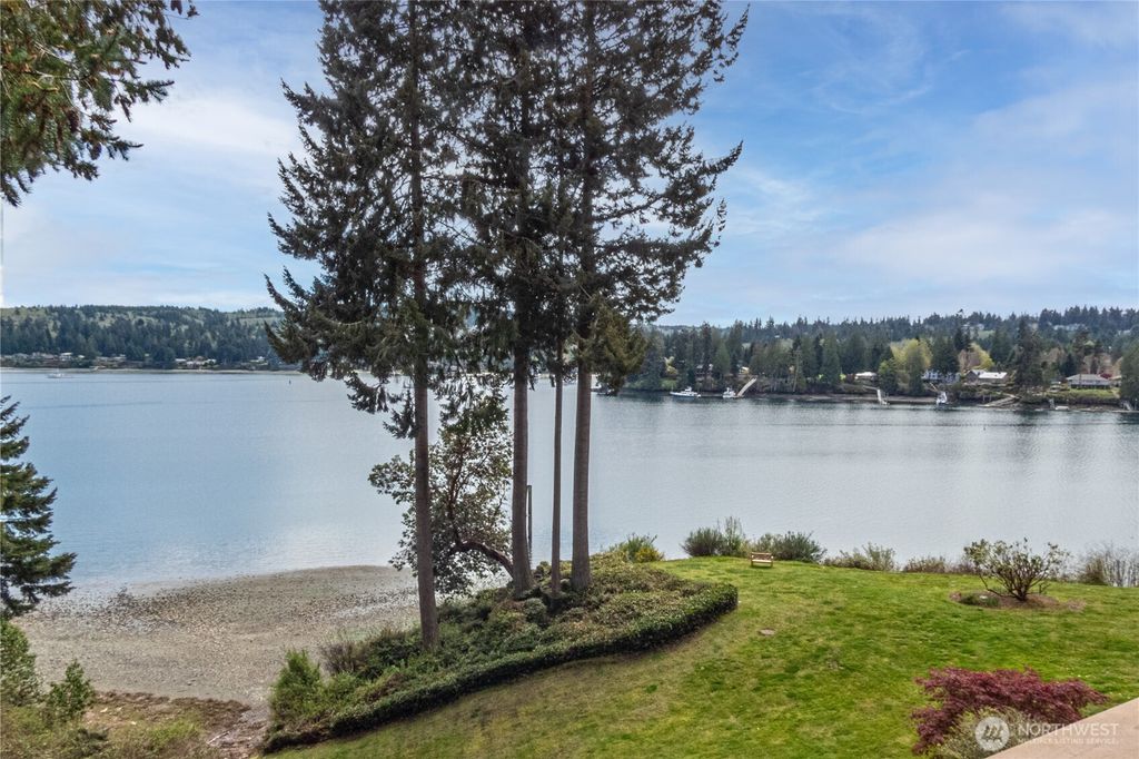 Photo of 41 North Bay Lane #5, Port Ludlow, WA 98365 (MLS # 2511161)