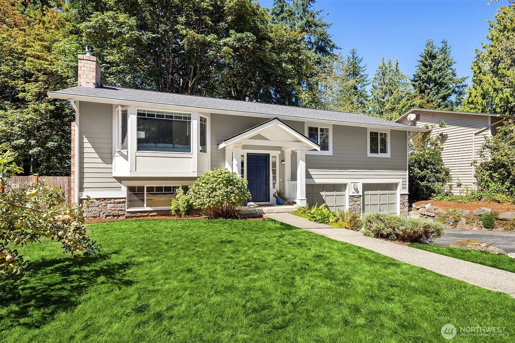 Photo of 10733 126th Place NE, Kirkland, WA 98033 (MLS # 2423845)