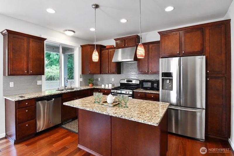 5017 BLACK ROCK Loop SE