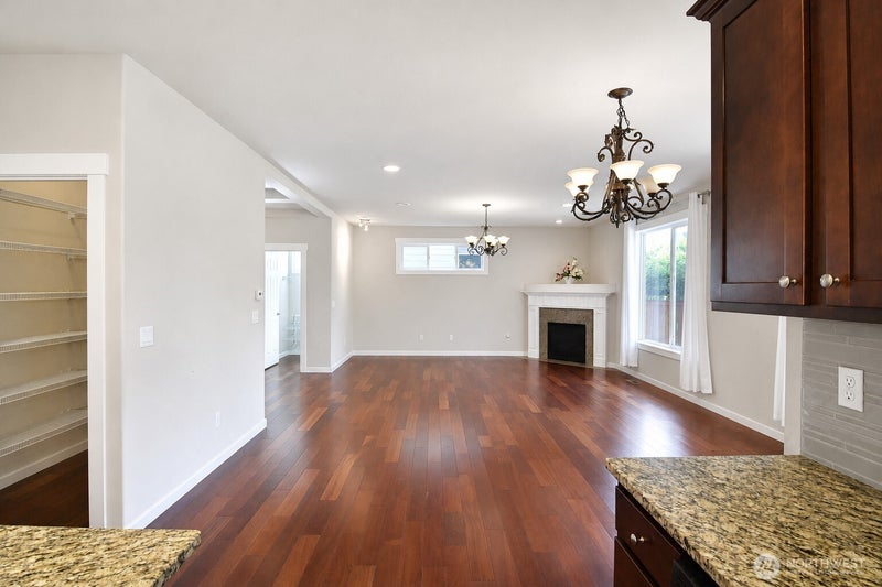 5017 BLACK ROCK Loop SE