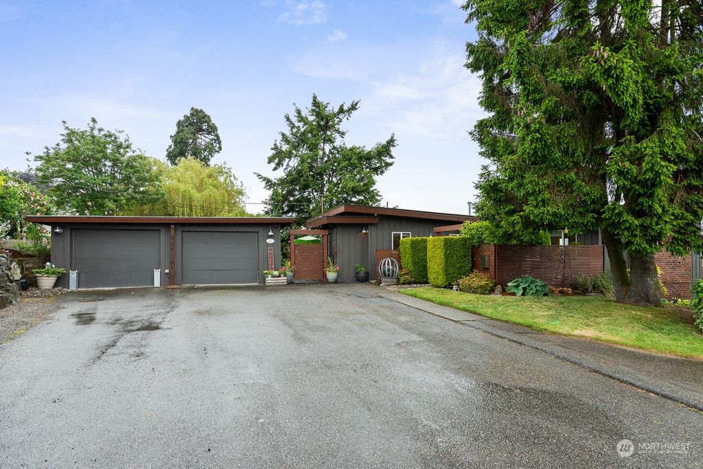 Photo of 3036 Tulalip Avenue, Everett, WA 98201 (MLS # 2230653)