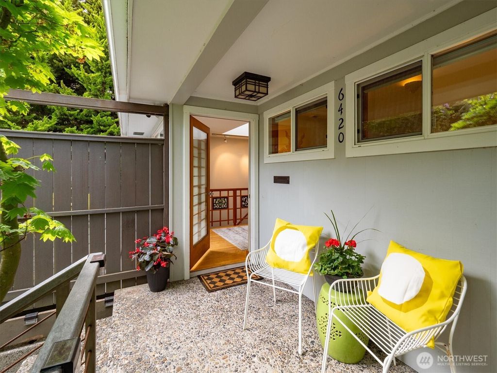 Photo of 6420 NE 60th Street, Seattle, WA 98115 (MLS # 2512584)