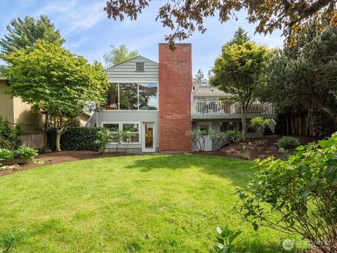 Photo of 6420 NE 60th Street, Seattle, WA 98115 (MLS # 2512584)