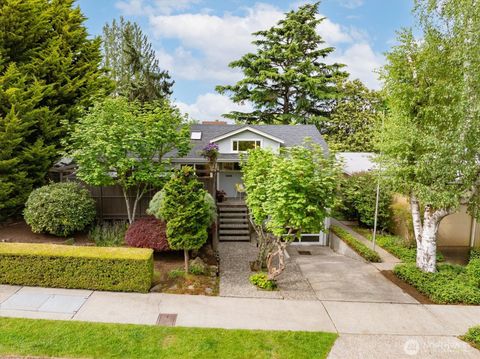 Photo of 6420 NE 60th Street, Seattle, WA 98115 (MLS # 2512584)