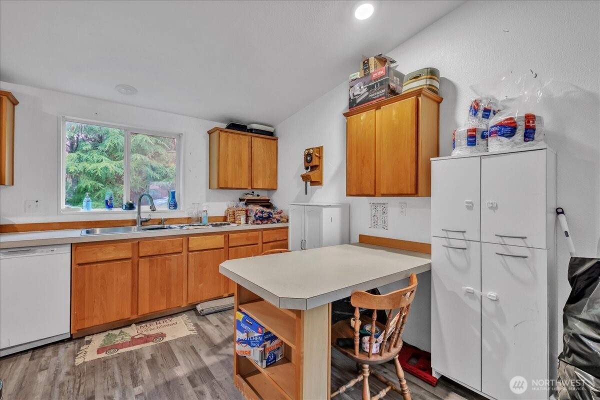5 Cherokee Place