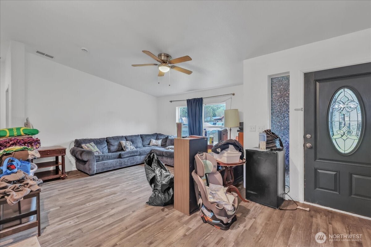 5 Cherokee Place