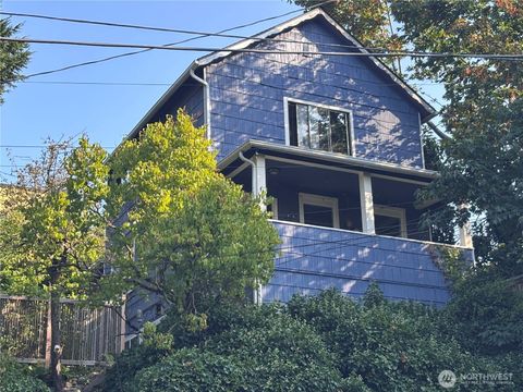 Photo of 708 N 38th Street #1, Seattle, WA 98103 (MLS # 2453779)