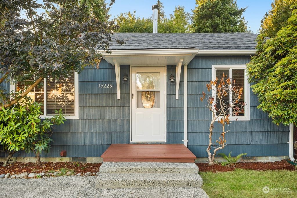 Photo of 15225 Wallingford Avenue N, Shoreline, WA 98133 (MLS # 2210335)