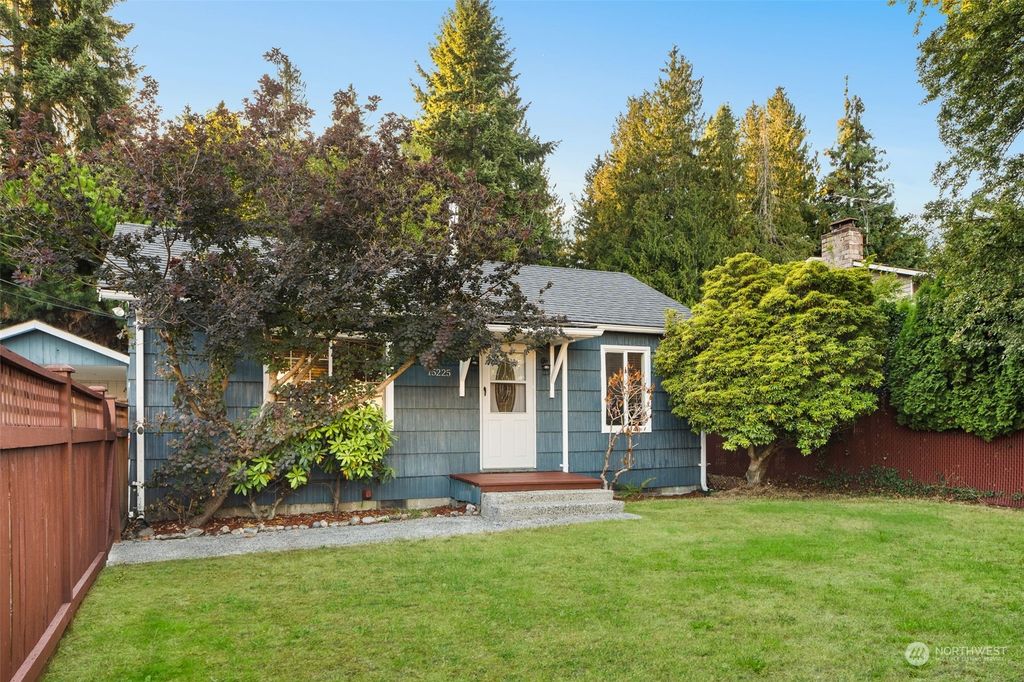 Photo of 15225 Wallingford Avenue N, Shoreline, WA 98133 (MLS # 2210335)