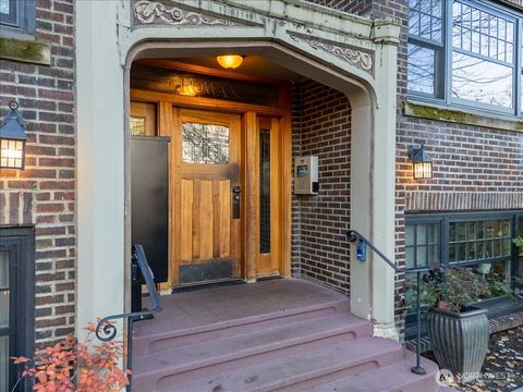 Photo of 525 16th Avenue E #403, Seattle, WA 98112 (MLS # 2454251)