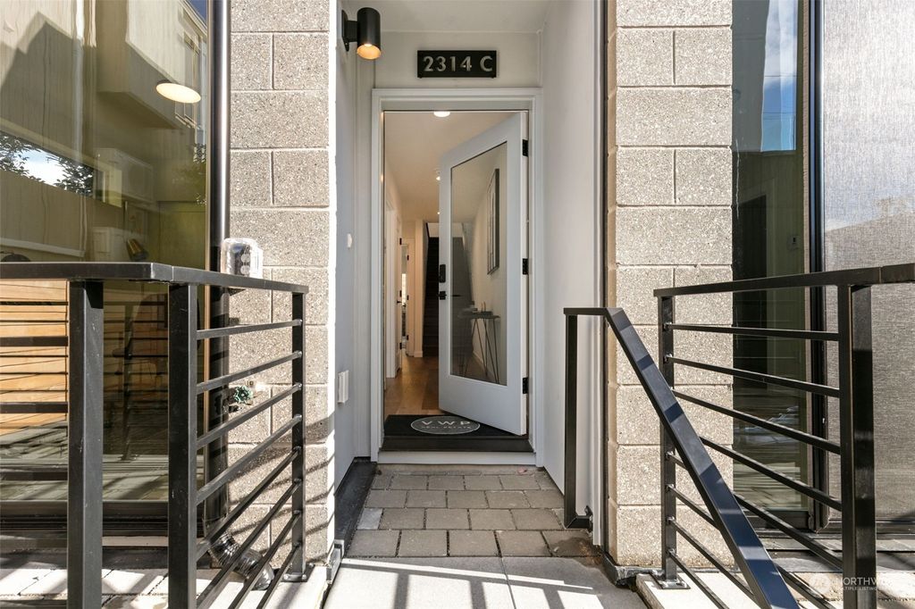 Photo of 2314 C Fairview Avenue E, Seattle, WA 98102 (MLS # 2058416)