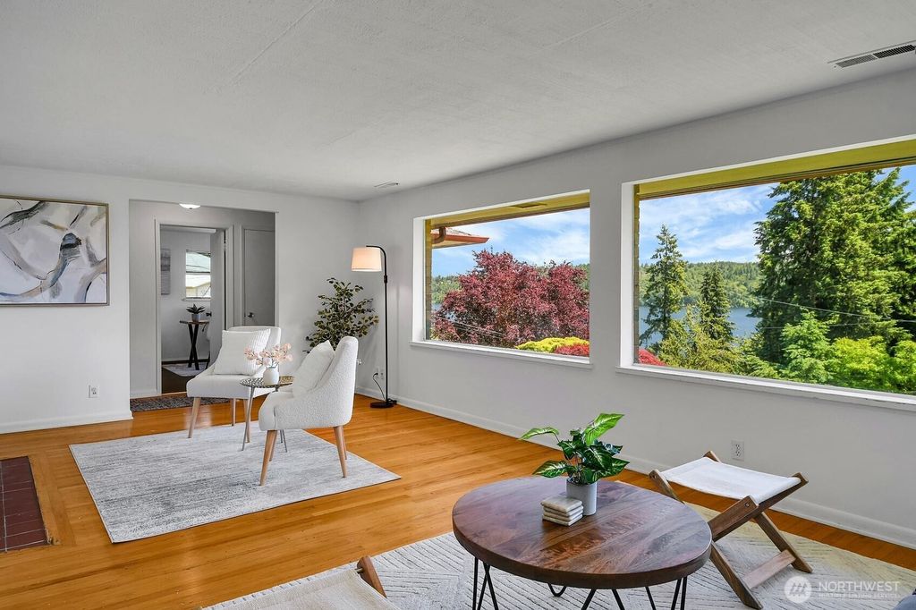 Photo of 12725 42nd Avenue NE, Seattle, WA 98125 (MLS # 2487030)