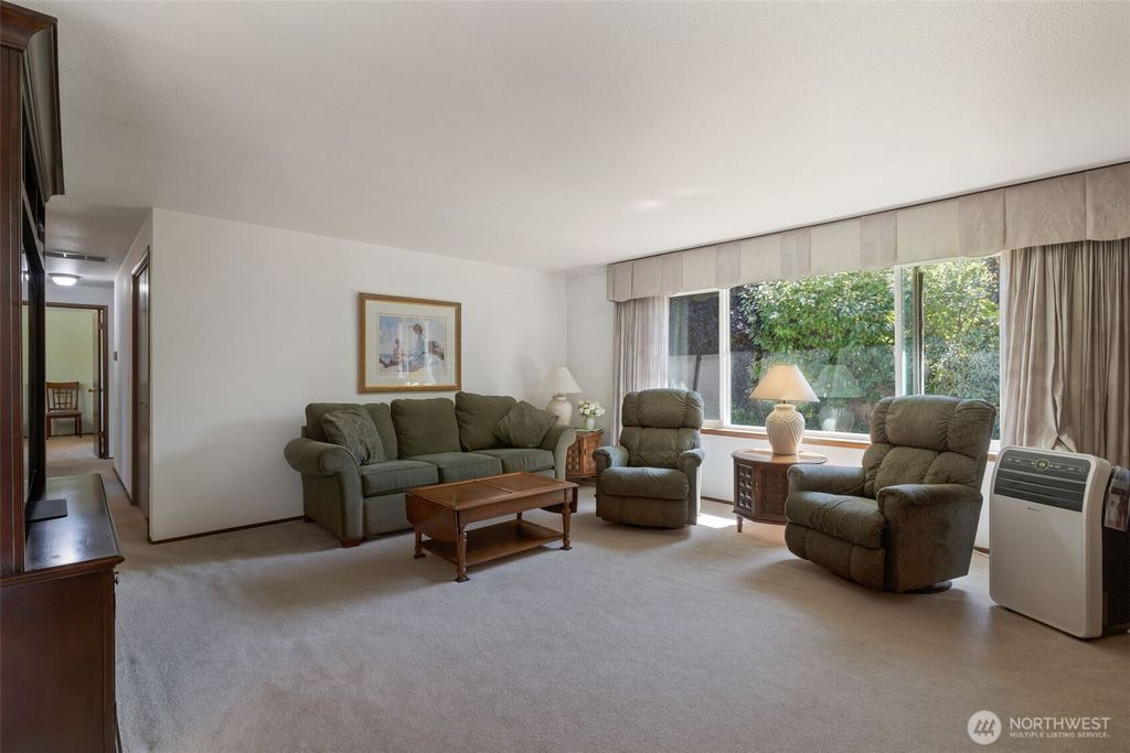 Photo of 16528 126th Place SE, Renton, WA 98058 (MLS # 2407703)