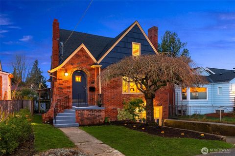 Photo of 624 NW 79th Street, Seattle, WA 98117 (MLS # 2468278)