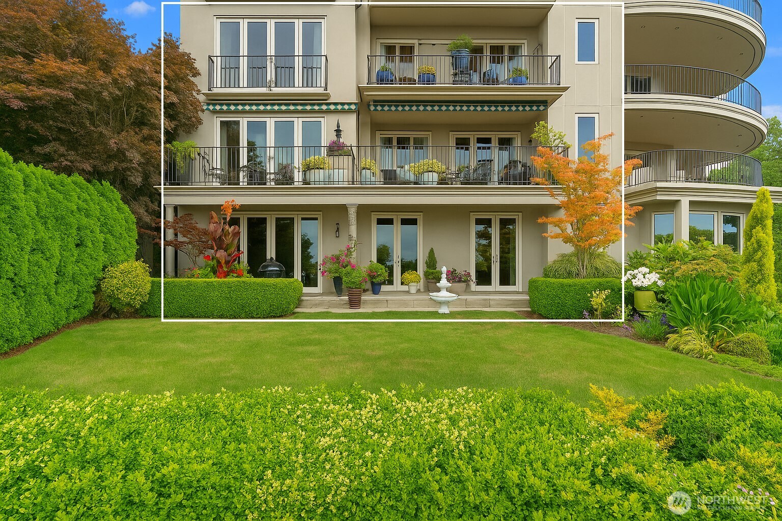 115 Lake Avenue W 102