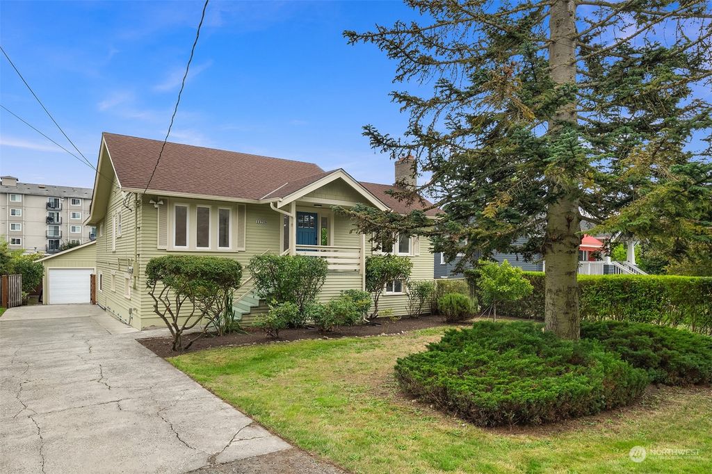 Photo of 12726 27th Avenue NE, Seattle, WA 98125 (MLS # 2289822)
