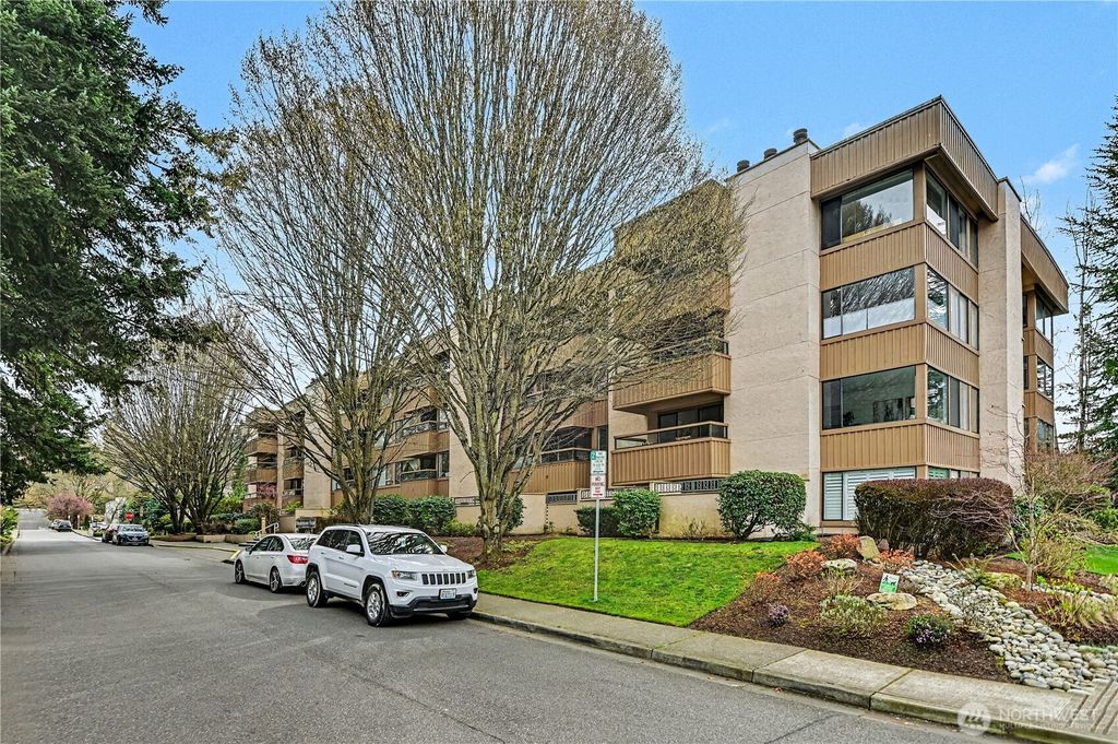 Photo of 10101 SE 3rd Street #202, Bellevue, WA 98004 (MLS # 2511547)