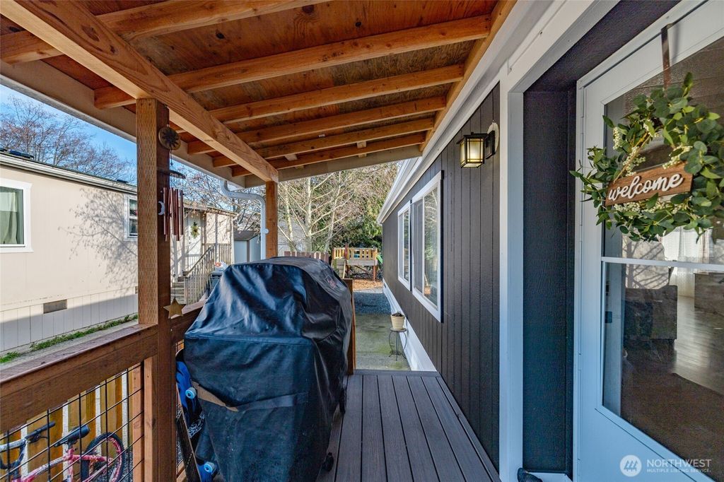 Photo of 700 NW Crosby Avenue #19, Oak Harbor, WA 98277 (MLS # 2458987)