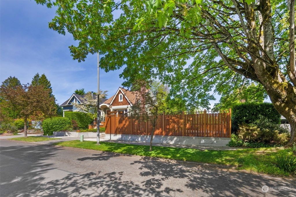 Photo of 414 30th Avenue, Seattle, WA 98122 (MLS # 2232555)