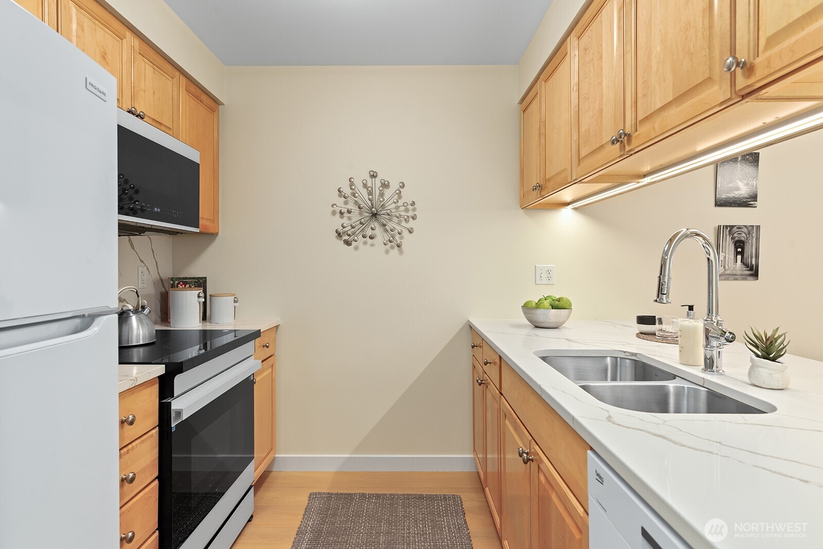 12345 Roosevelt Way NE 209