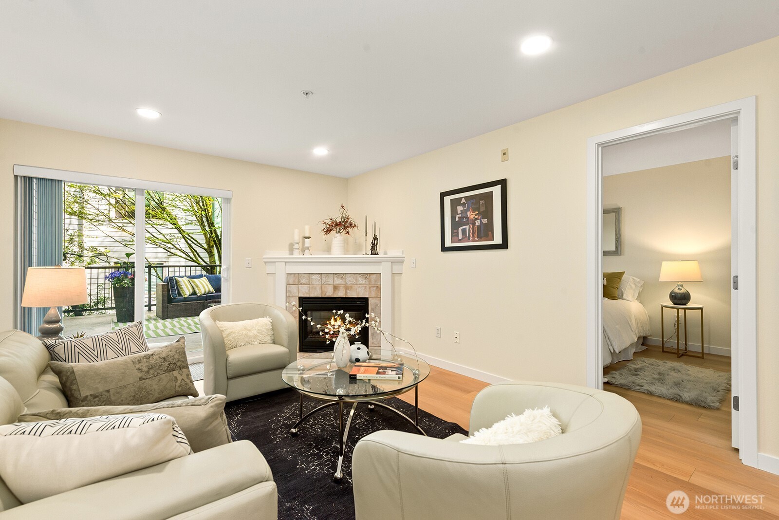 12345 Roosevelt Way NE 209