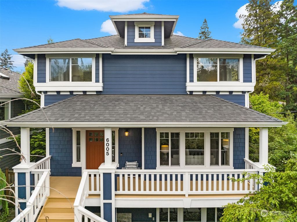 Photo of 6005 39th Avenue NE, Seattle, WA 98115 (MLS # 2068834)