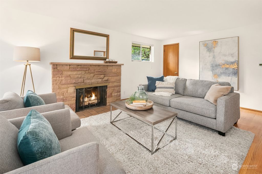 Photo of 7729 32nd Avenue NE, Seattle, WA 98115 (MLS # 2172880)