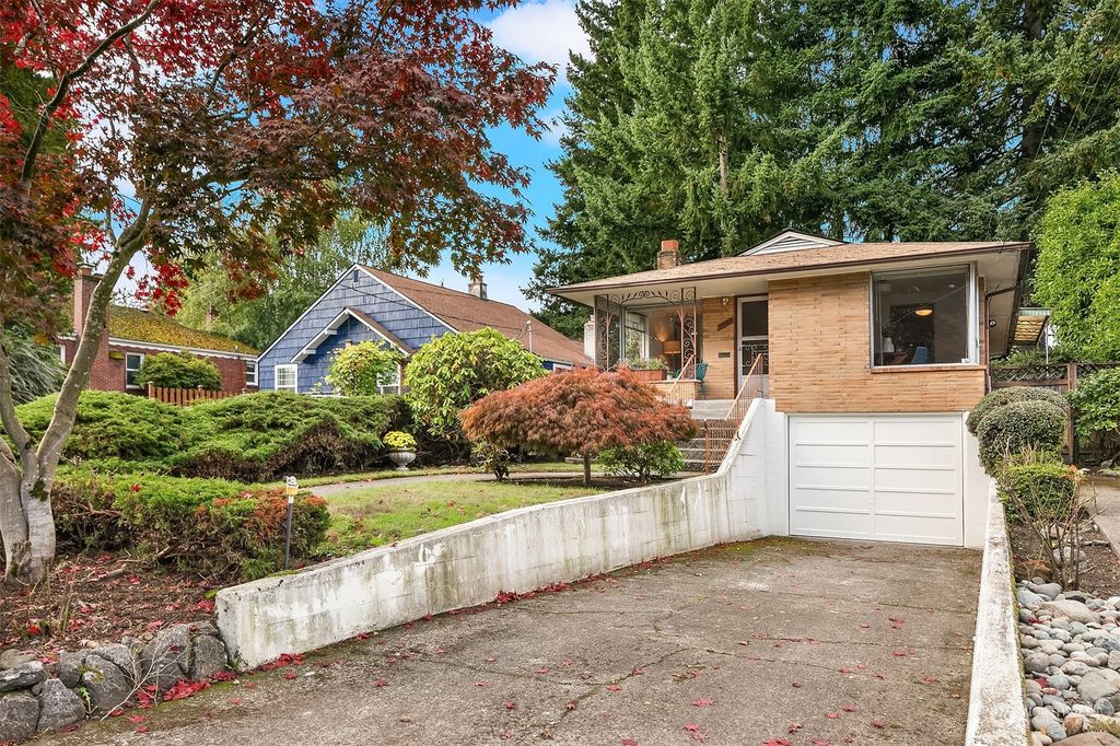 Photo of 7729 32nd Avenue NE, Seattle, WA 98115 (MLS # 2172880)