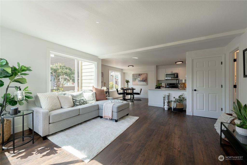 Photo of 2902 13th Street #4A, Everett, WA 98201 (MLS # 2234729)