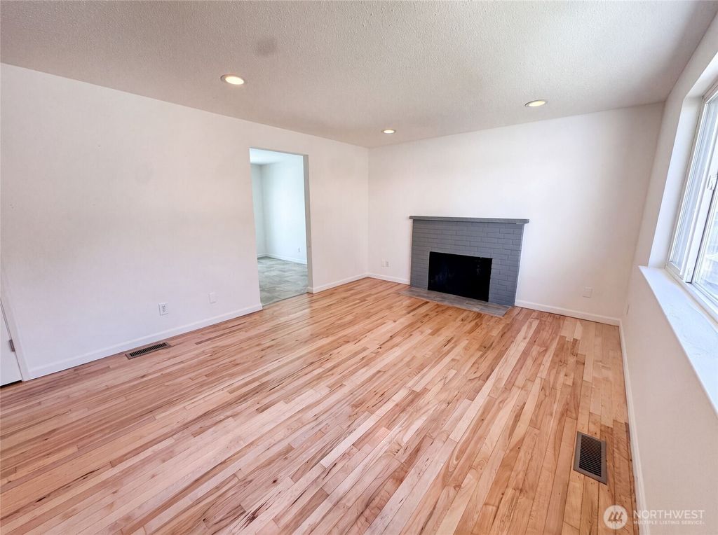 Photo of 712 141st Street E, Tacoma, WA 98445 (MLS # 2560024)