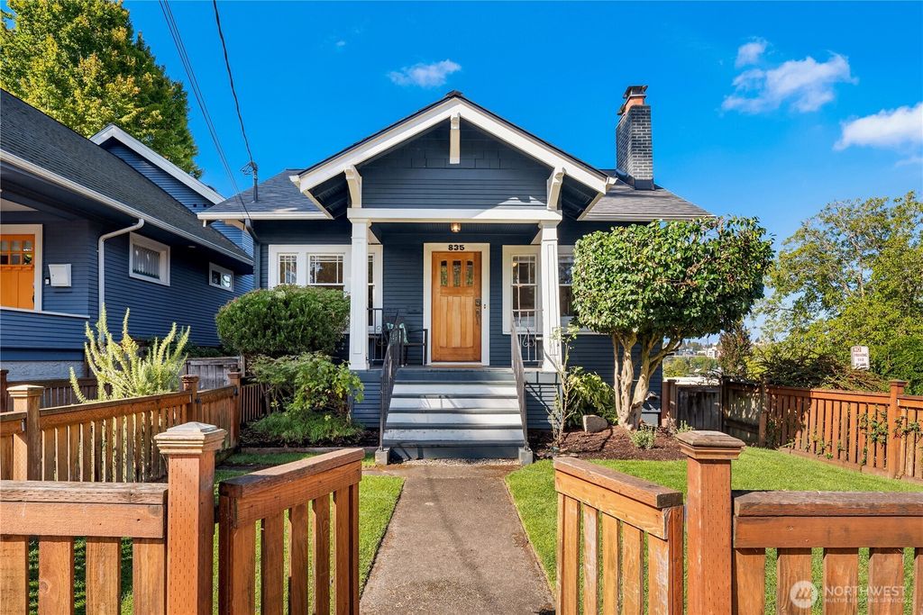 Photo of 835 31st Avenue, Seattle, WA 98122 (MLS # 2437283)
