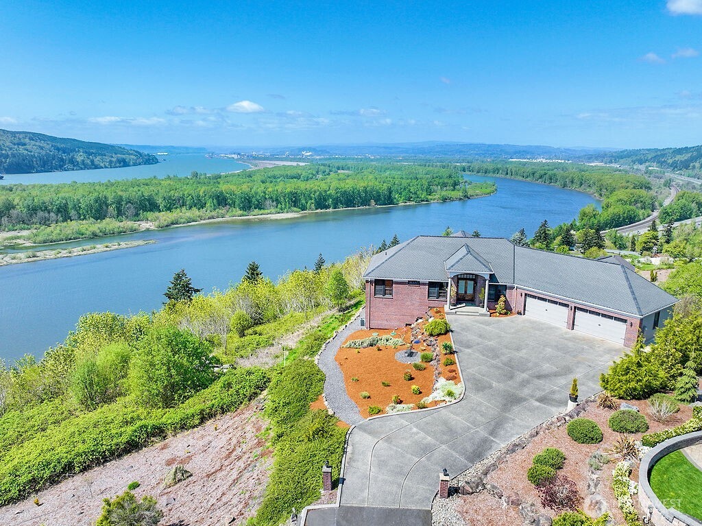 88 Essex Drive
